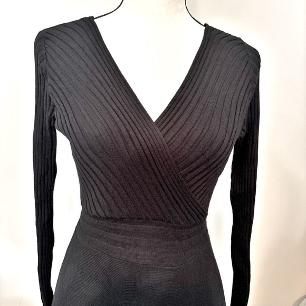 INC International Concepts Women's Black V-Neck Wrap Sweater Midi Dress Size M - Picture 6 of 7